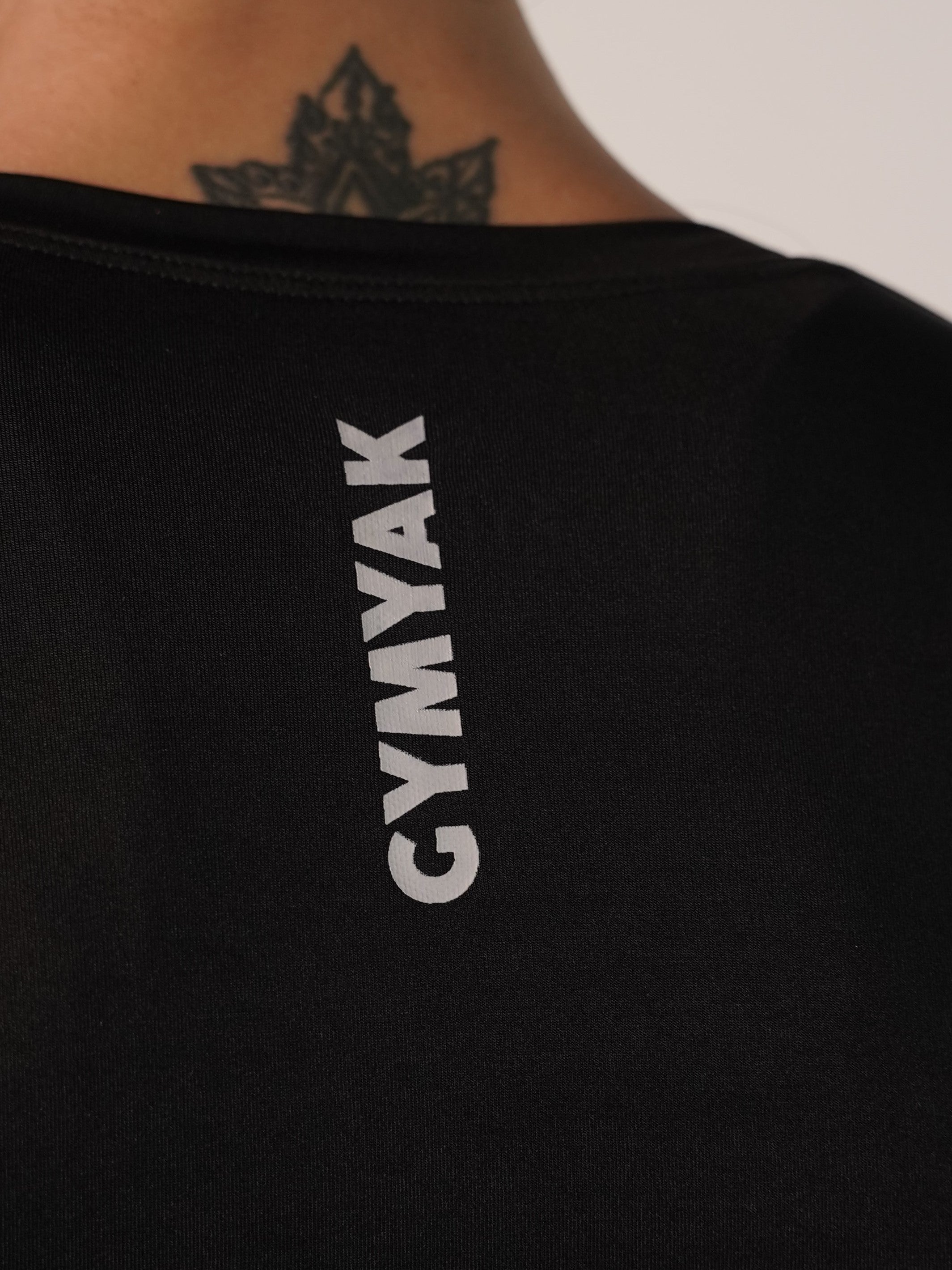 GYMYAK Dri Fit Crop Top